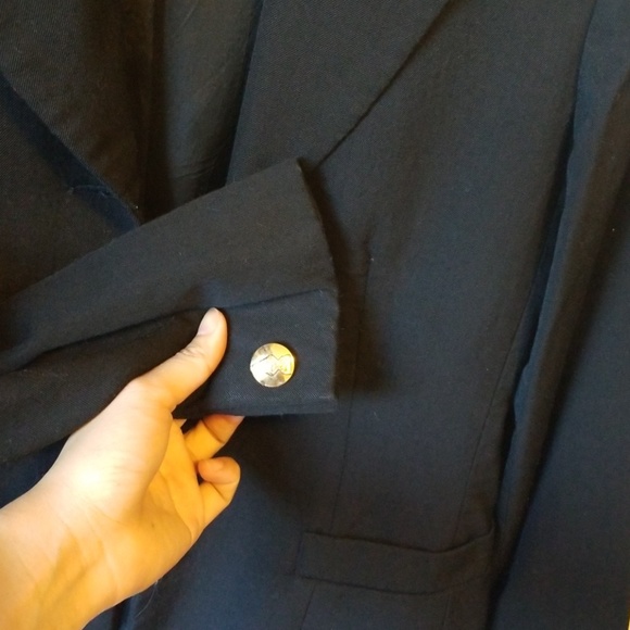 Blazer - Picture 4 of 6